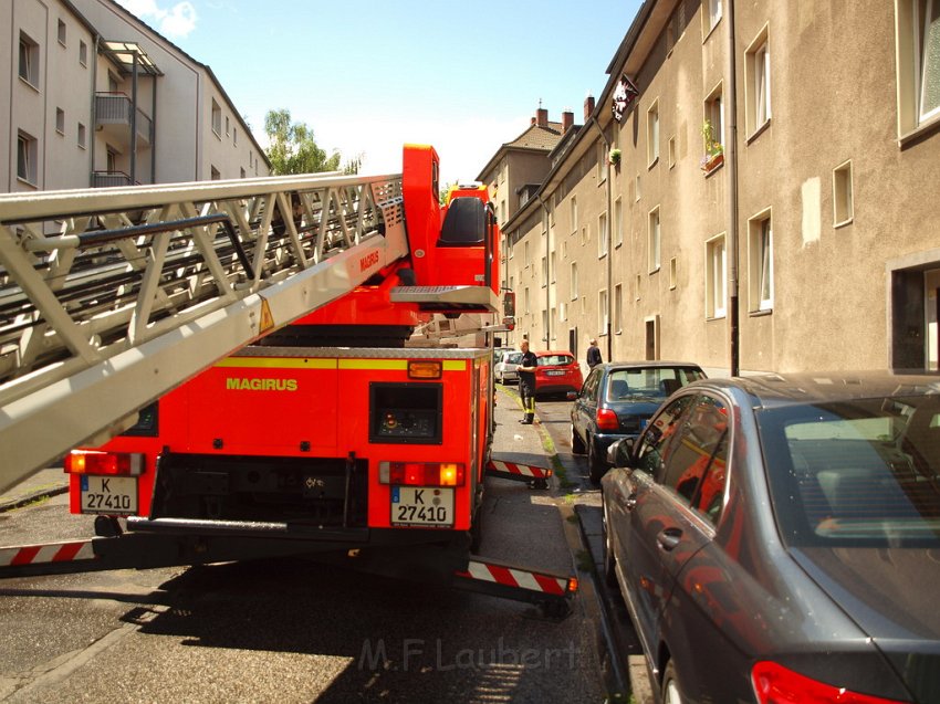 Feuerwehrmann verunglueckt Köln Kalk P30.JPG